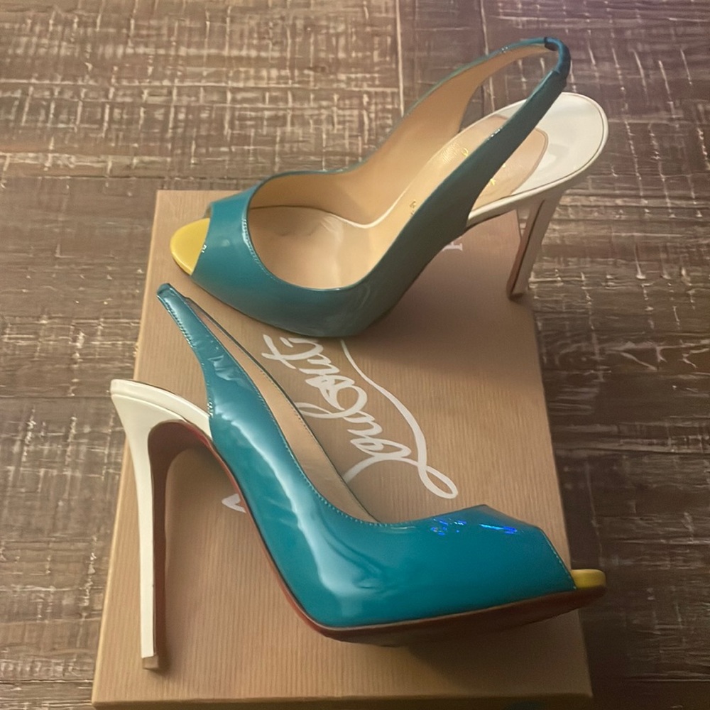 Christian Louboutin “FLO SLING” patent leather open toe slingbacks,